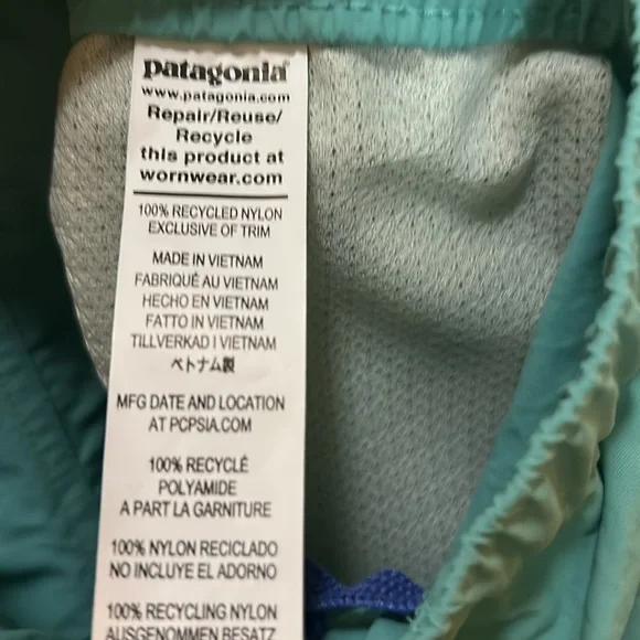Patagonia Women’s Early Teal Barely Baggies Shorts 2 1/2” Size XL - Picture 10 of 10